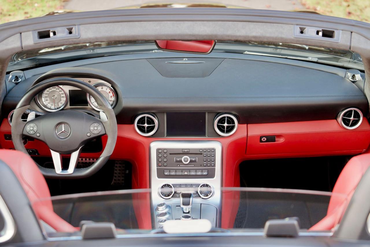 2012 Mercedes - Benz SLS AMG Roadster