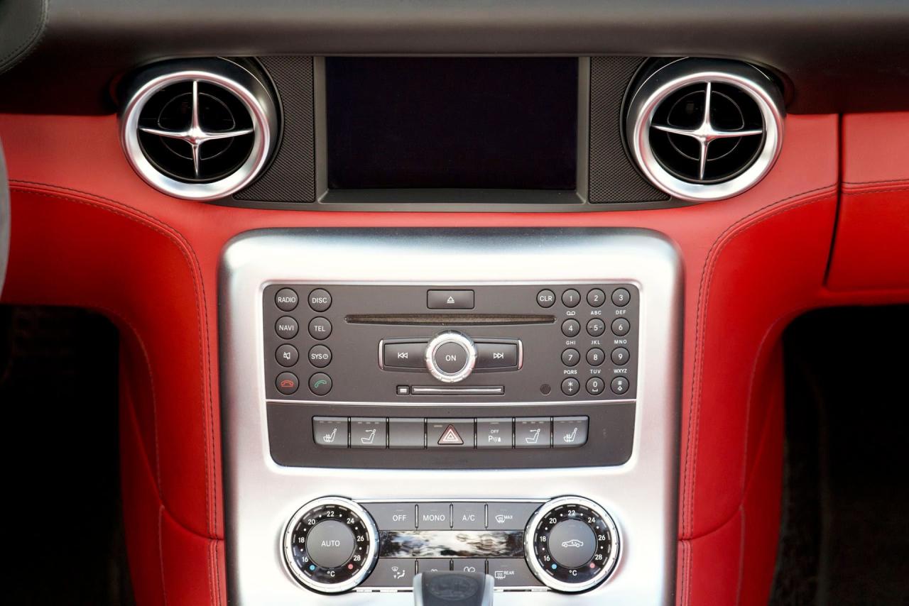 2012 Mercedes - Benz SLS AMG Roadster