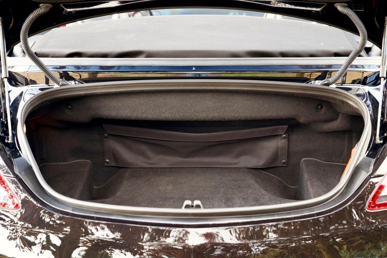 2012 Mercedes - Benz SLS AMG Roadster