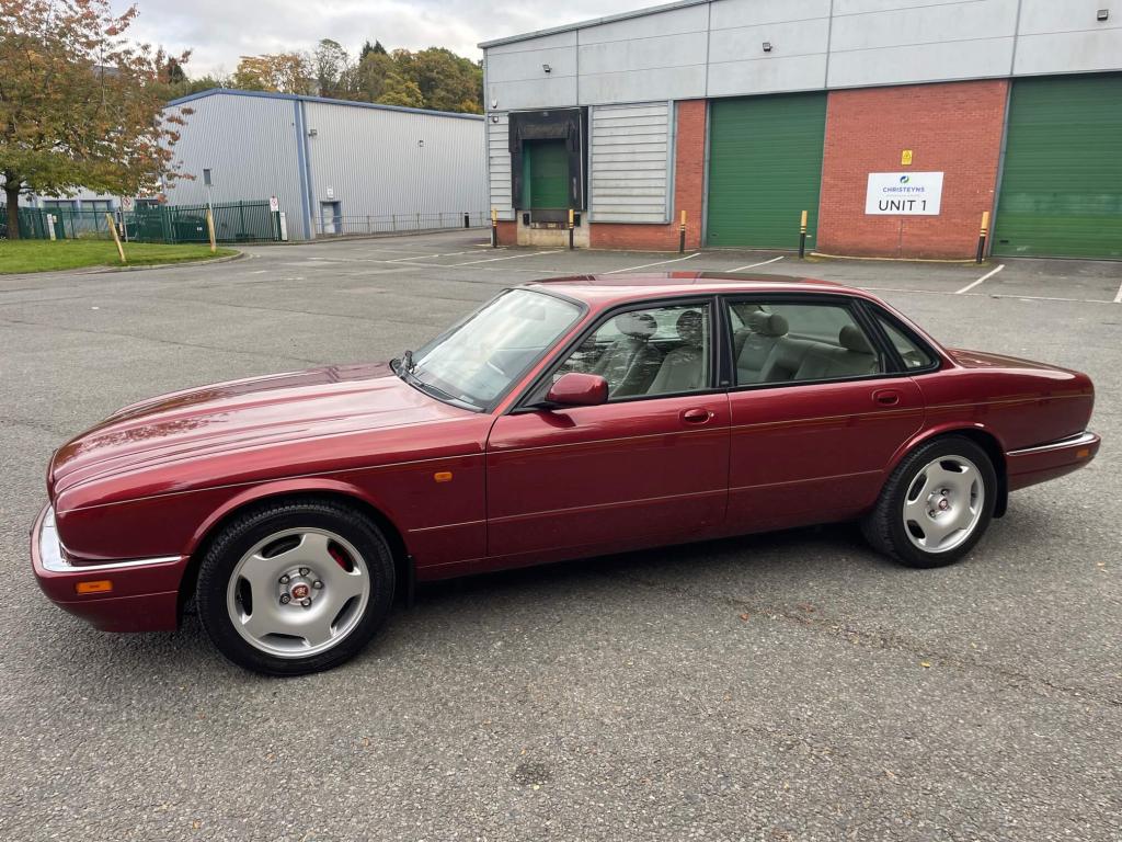 1995 Jaguar XJR
