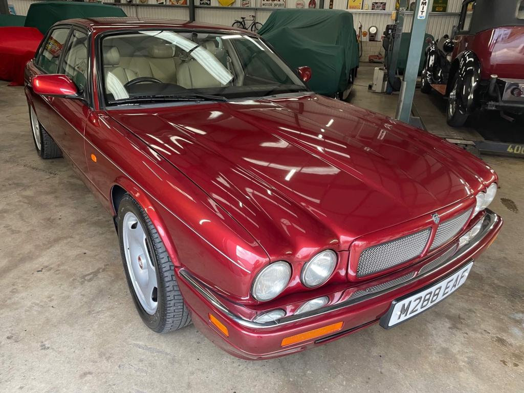 1995 Jaguar XJR