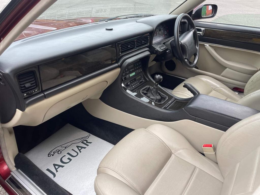 1995 Jaguar XJR
