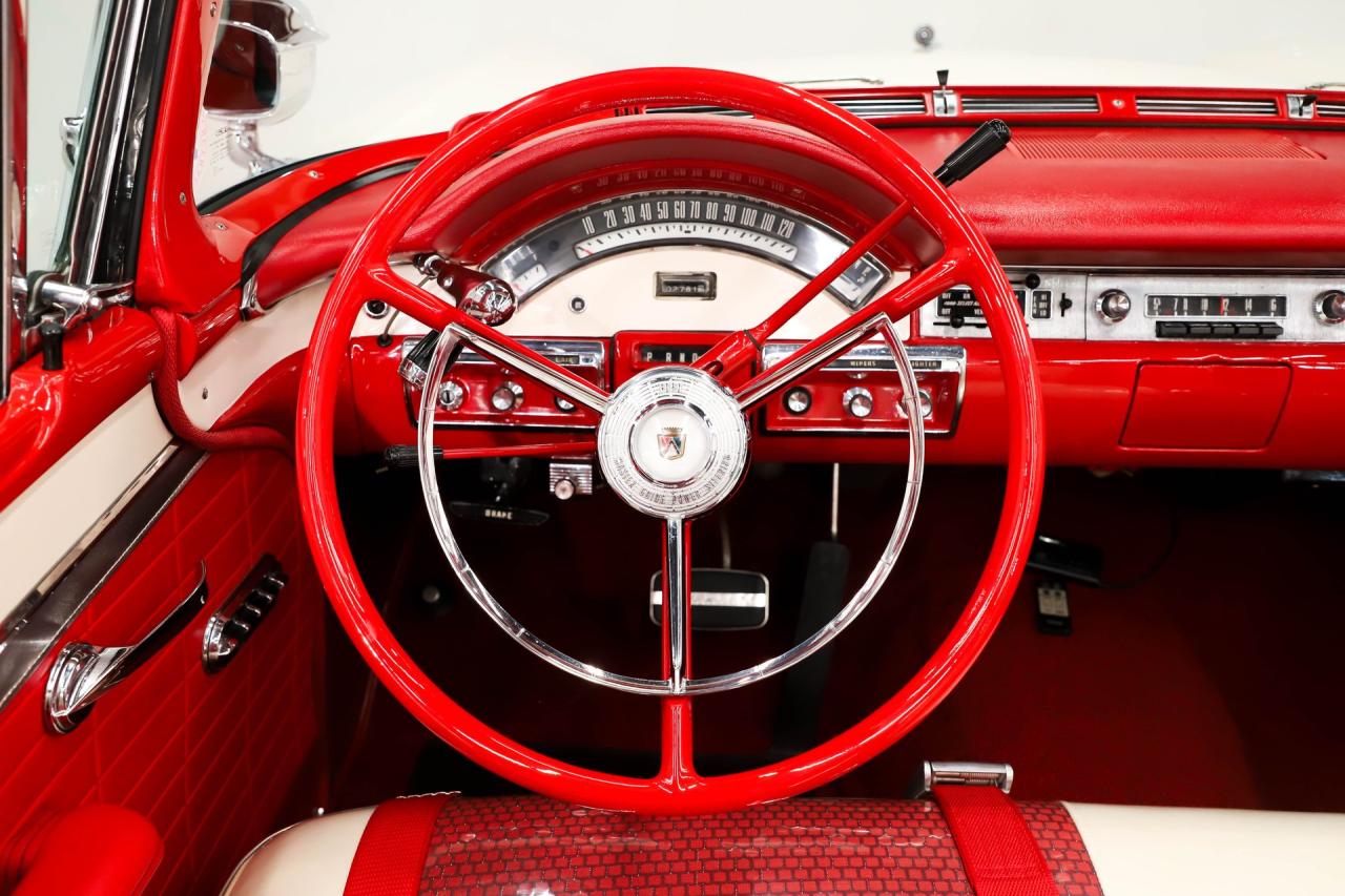 1957 Ford Fairlane 500 Skyliner