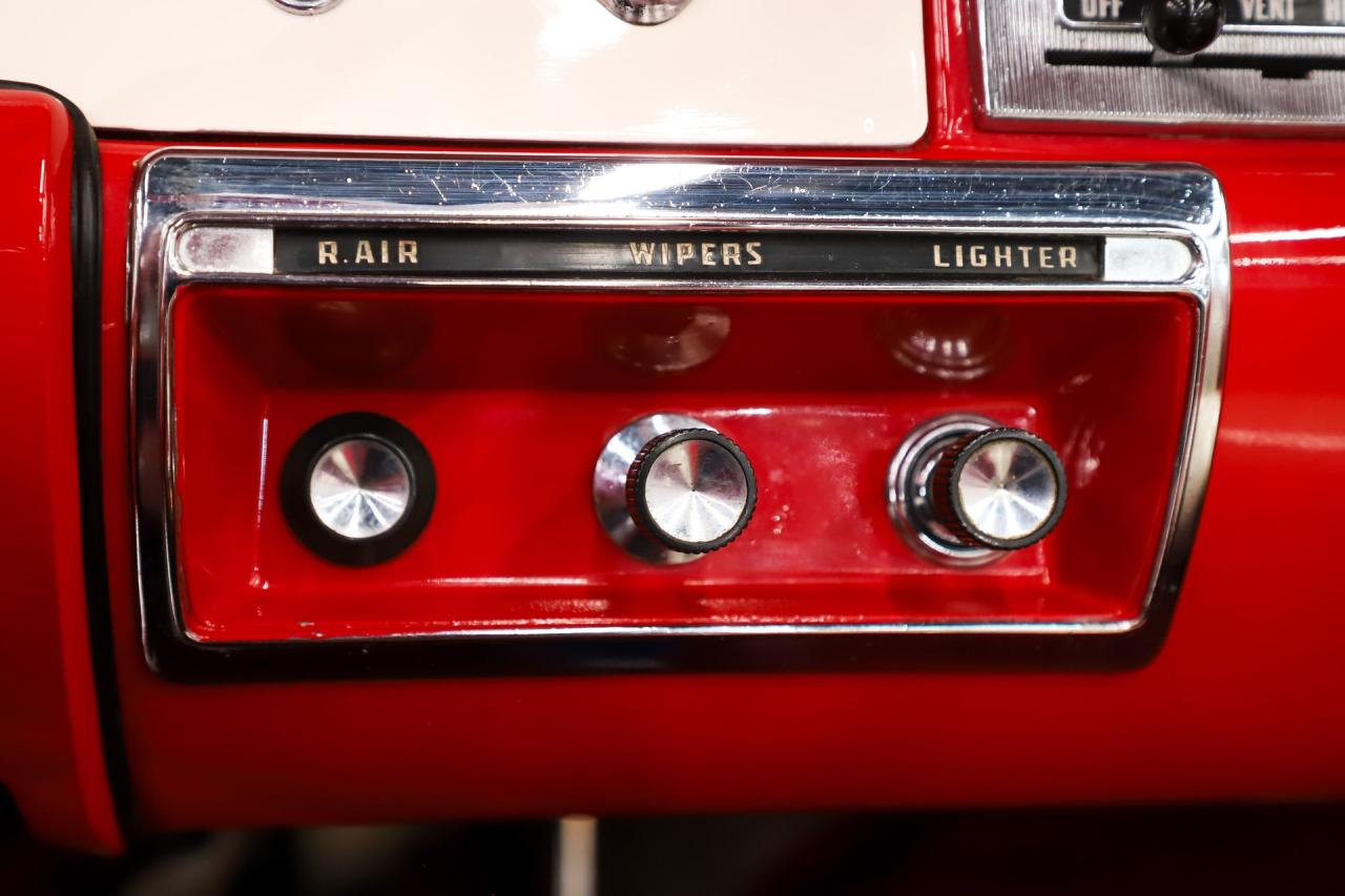 1957 Ford Fairlane 500 Skyliner