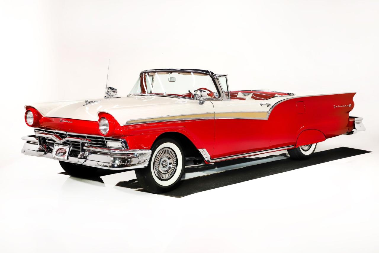 1957 Ford Fairlane 500 Skyliner