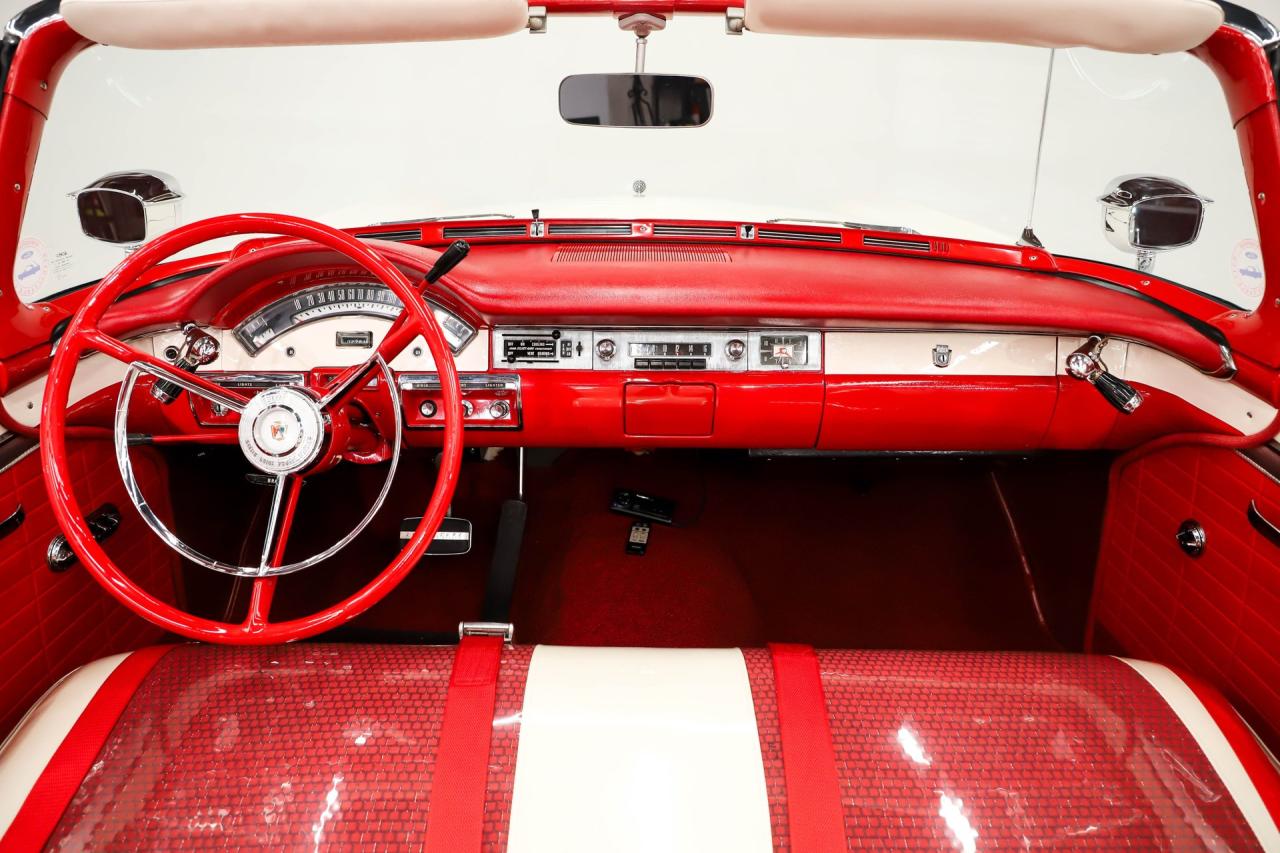 1957 Ford Fairlane 500 Skyliner