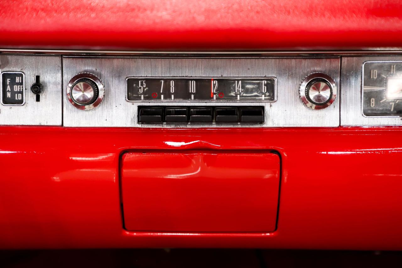 1957 Ford Fairlane 500 Skyliner