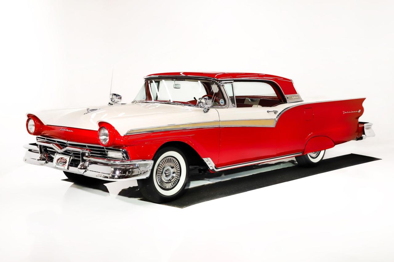 1957 Ford Fairlane 500 Skyliner