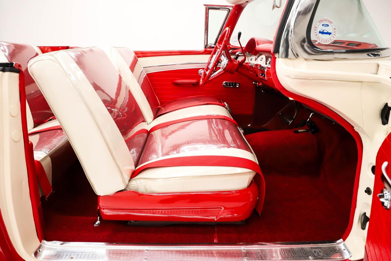 1957 Ford Fairlane 500 Skyliner