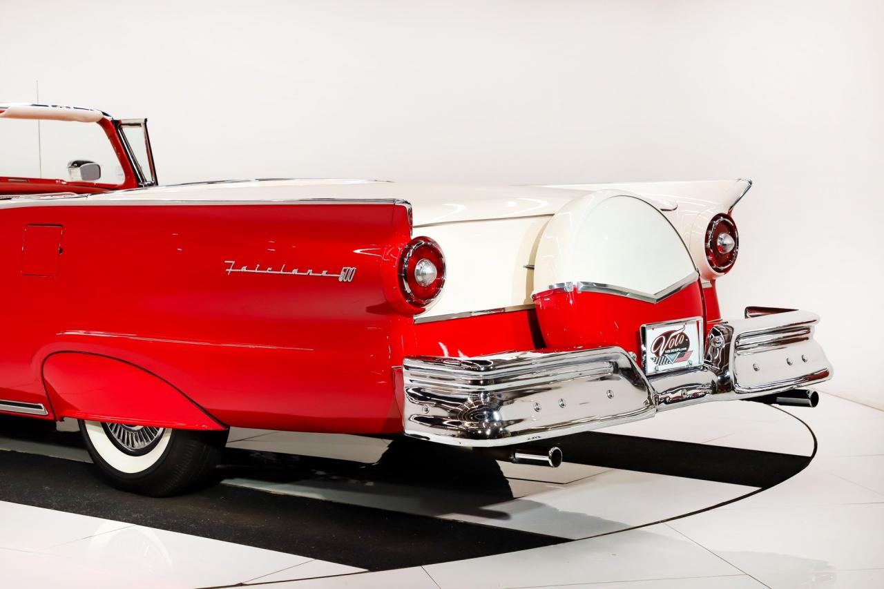 1957 Ford Fairlane 500 Skyliner