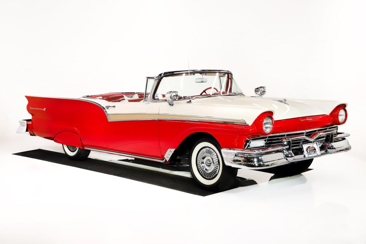 1957 Ford Fairlane 500 Skyliner