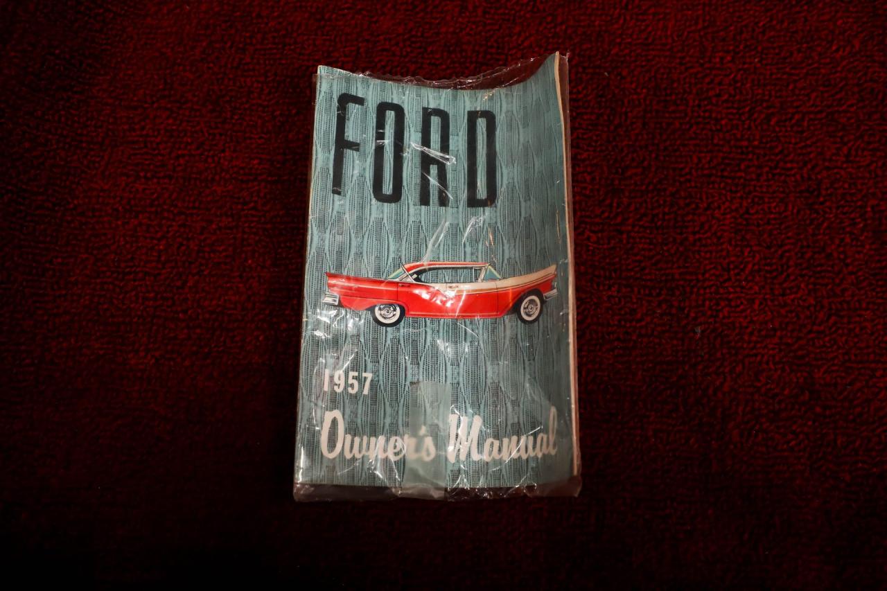 1957 Ford Fairlane 500 Skyliner