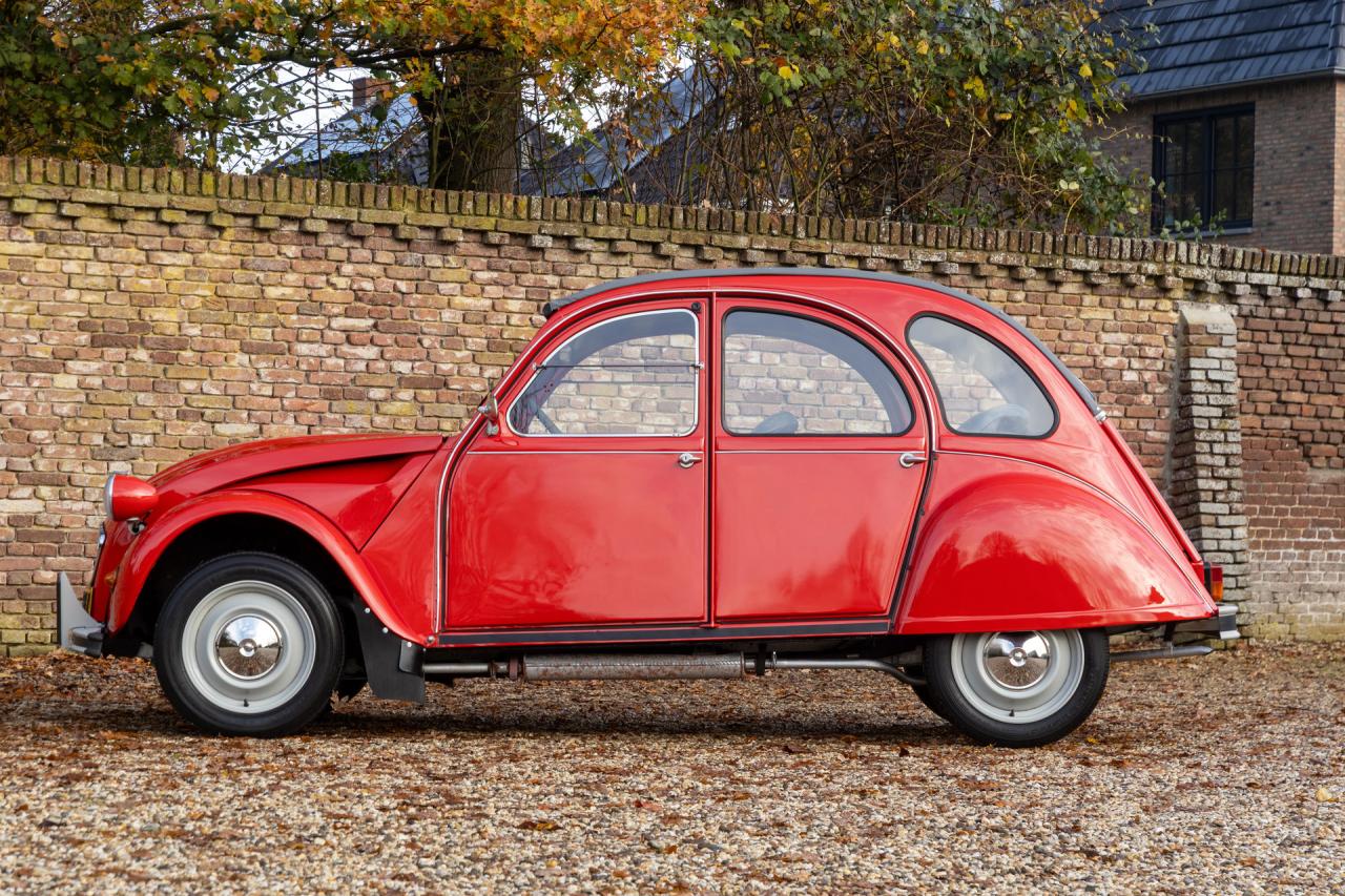 1985 Citro&euml;n Citro&euml;n 2CV6 AZKA &ldquo;Rouge Vallelunga&rdquo;