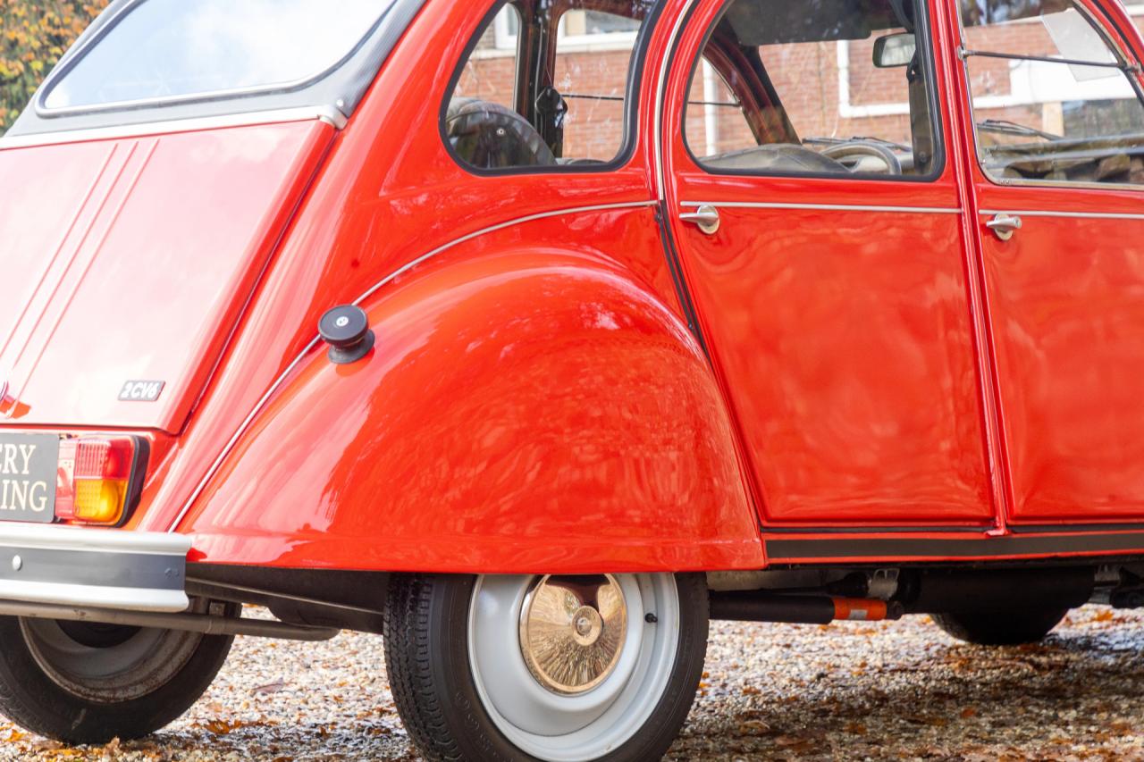 1985 Citro&euml;n Citro&euml;n 2CV6 AZKA &ldquo;Rouge Vallelunga&rdquo;