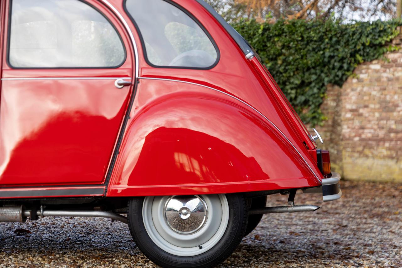 1985 Citro&euml;n Citro&euml;n 2CV6 AZKA &ldquo;Rouge Vallelunga&rdquo;