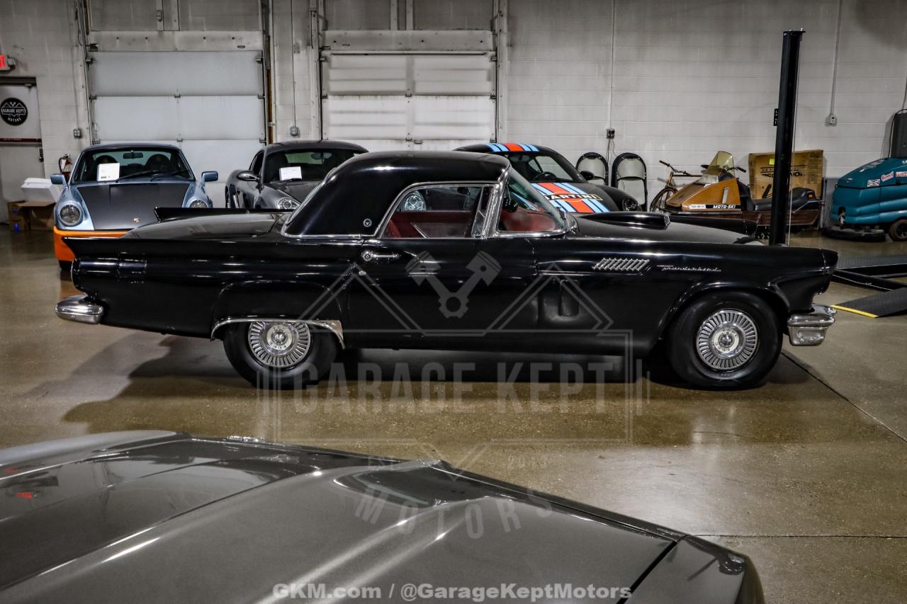 1957 Ford Thunderbird