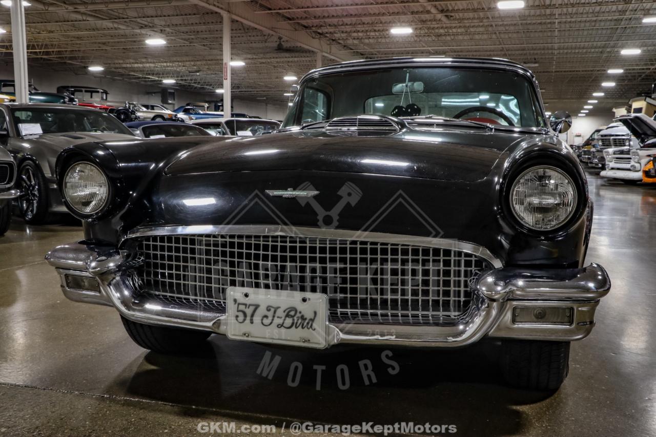 1957 Ford Thunderbird