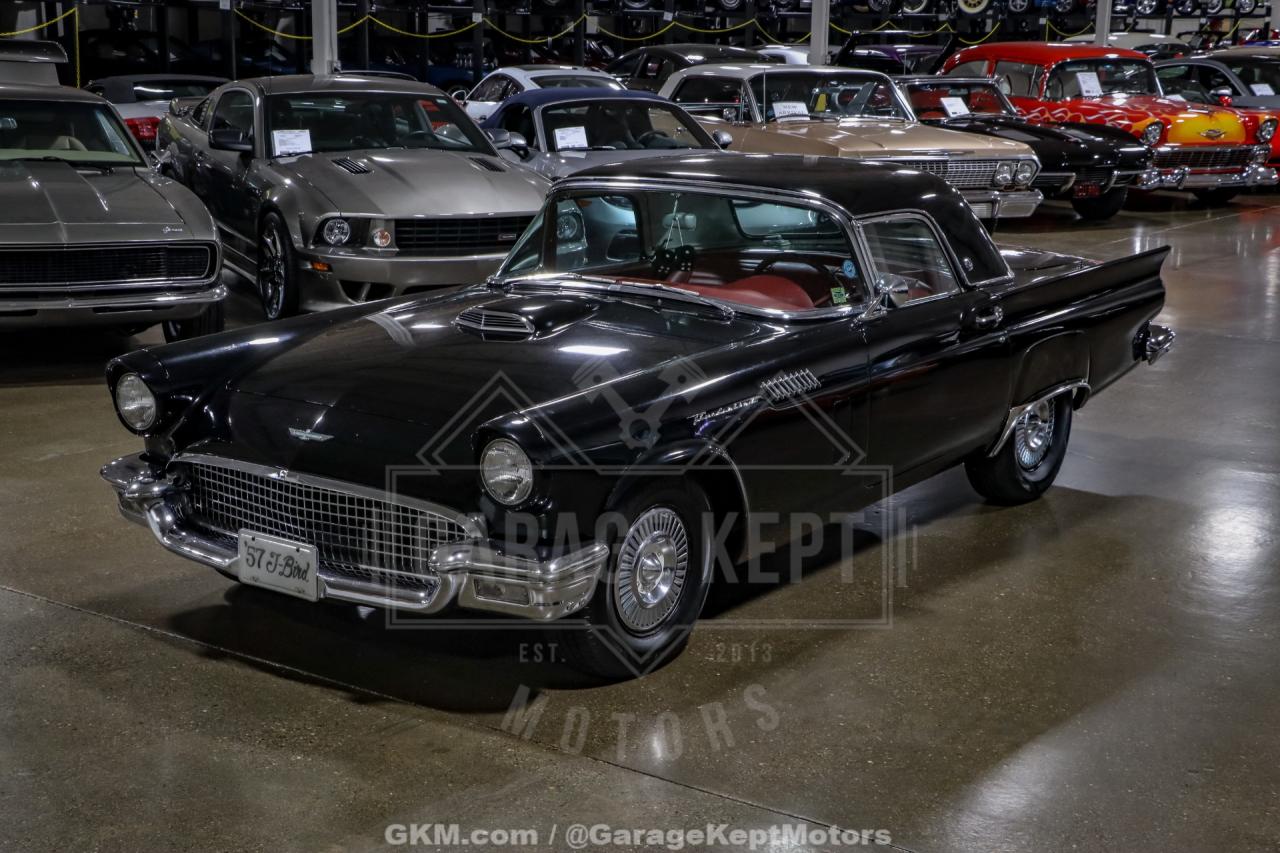 1957 Ford Thunderbird