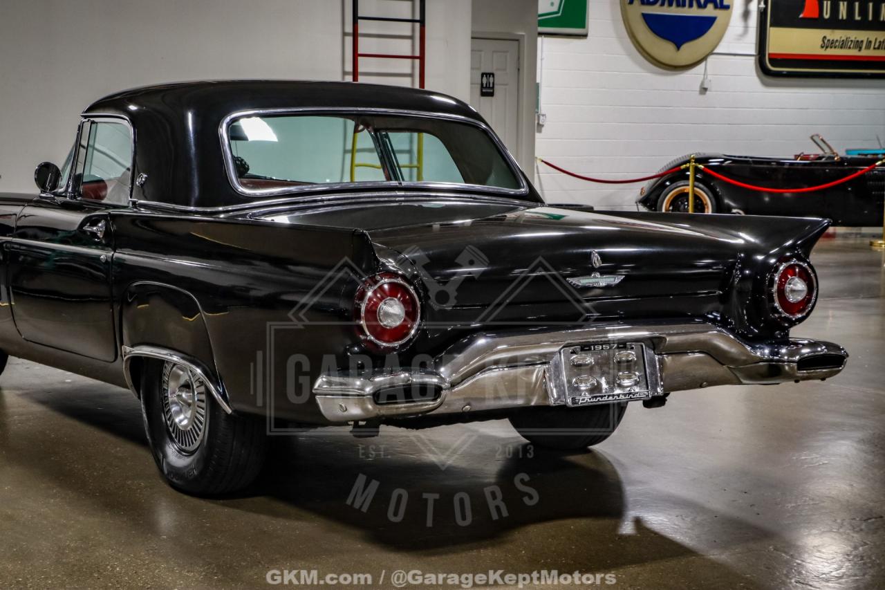 1957 Ford Thunderbird