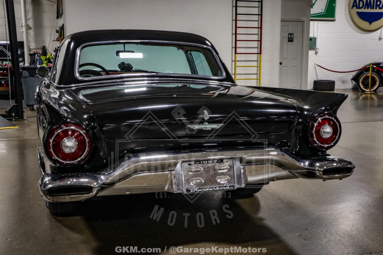 1957 Ford Thunderbird