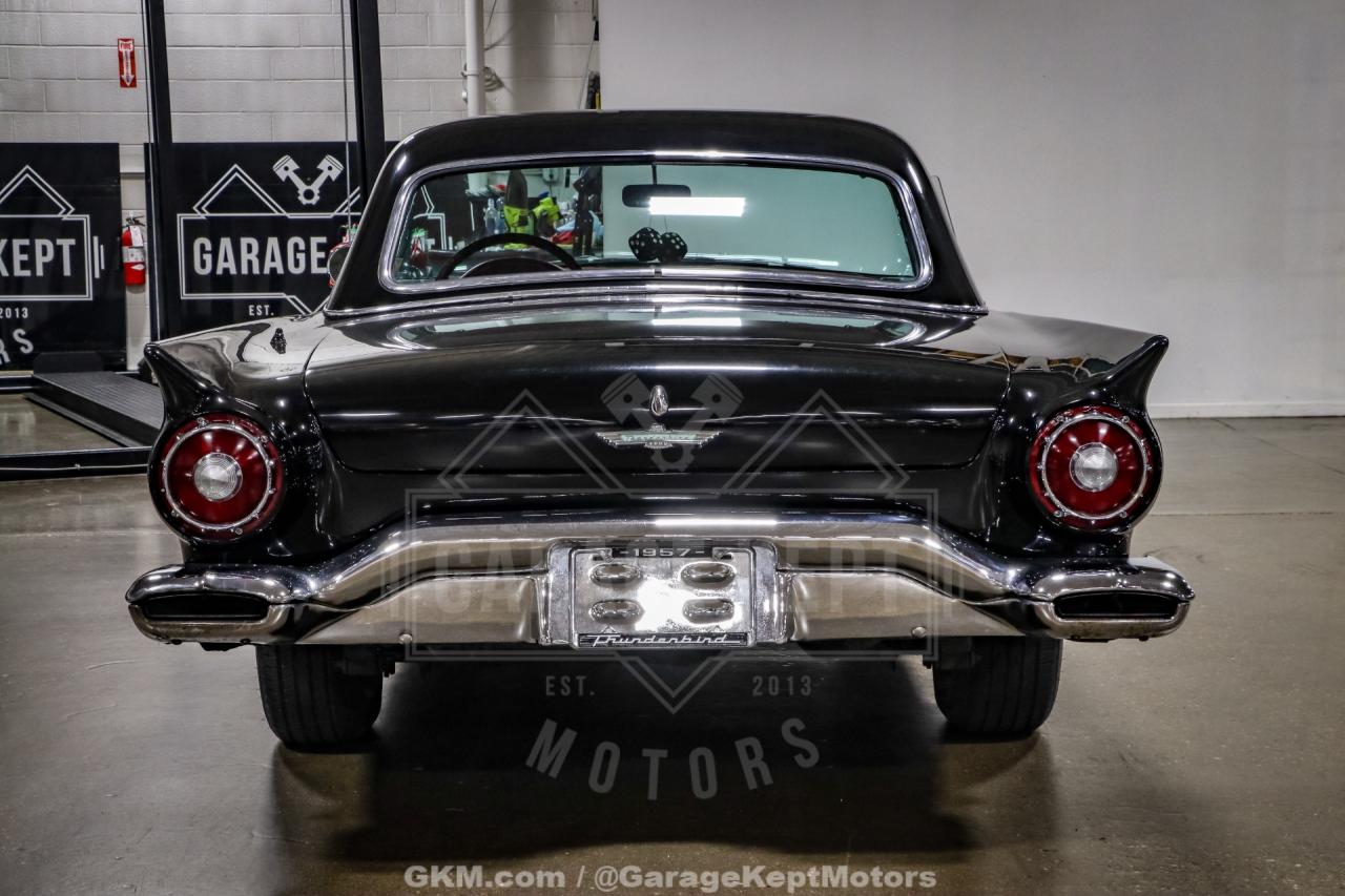 1957 Ford Thunderbird