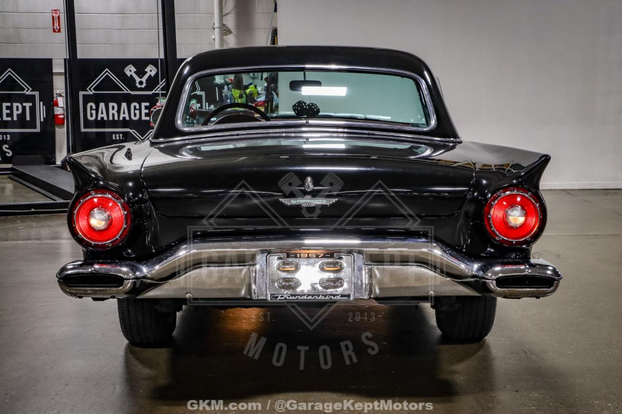 1957 Ford Thunderbird