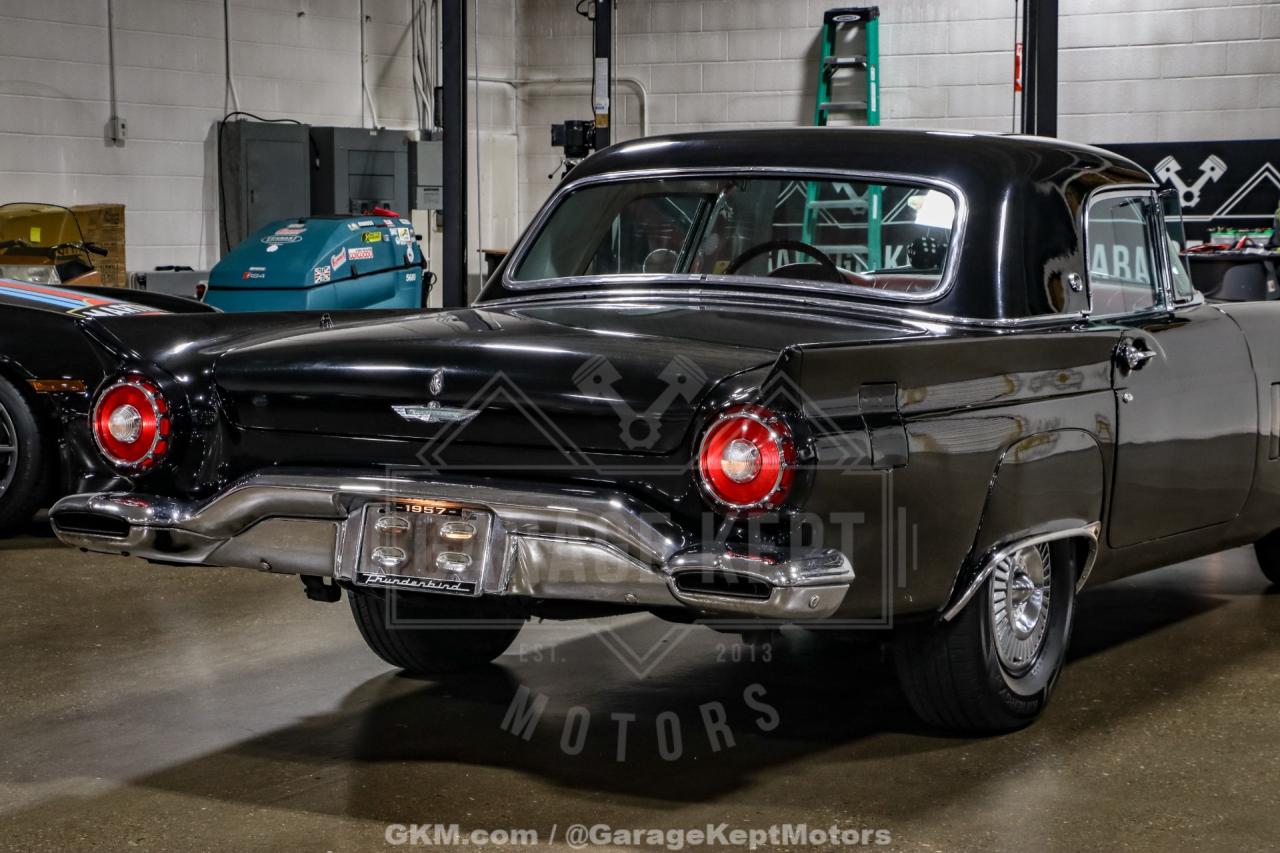 1957 Ford Thunderbird