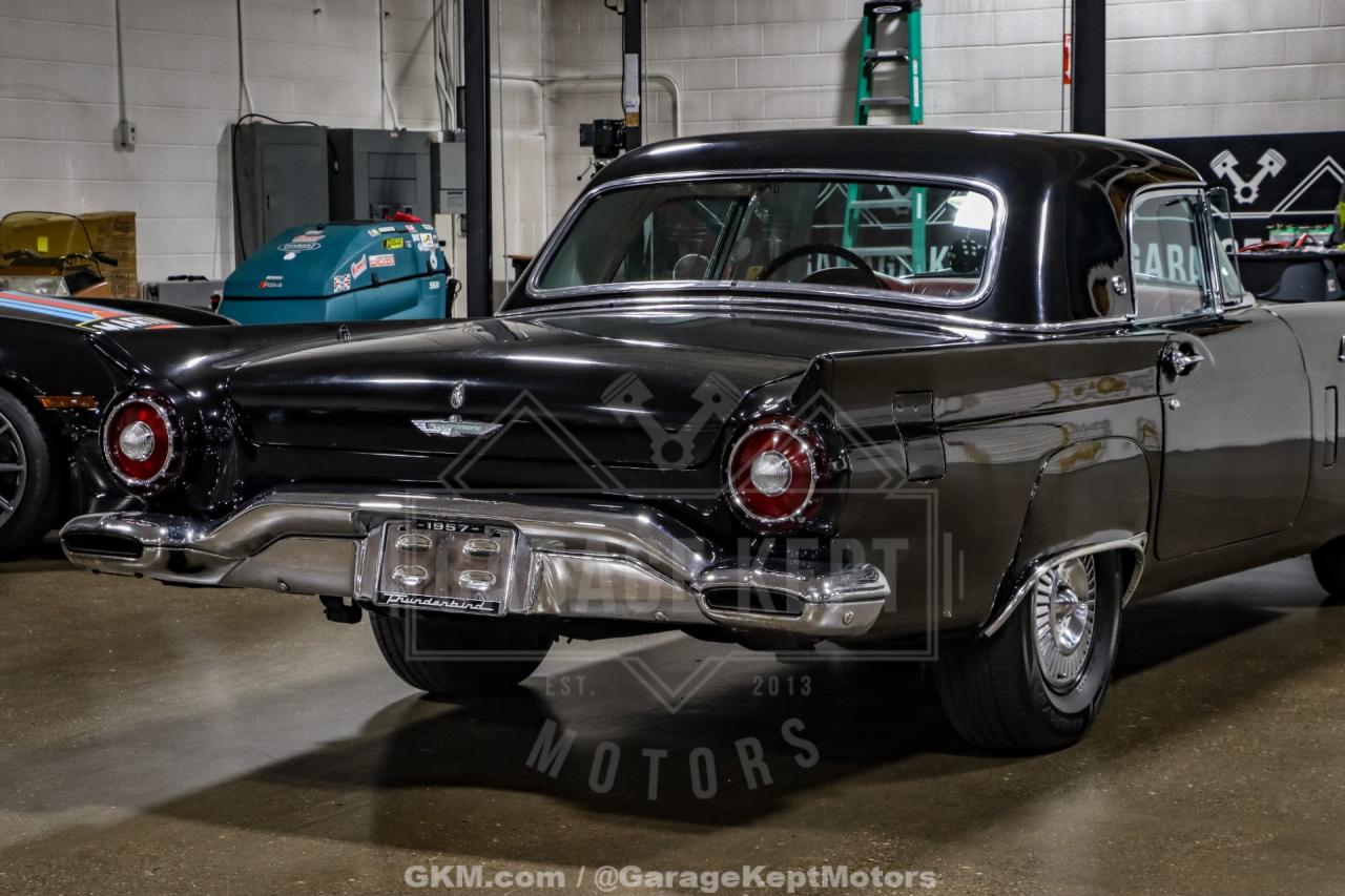 1957 Ford Thunderbird