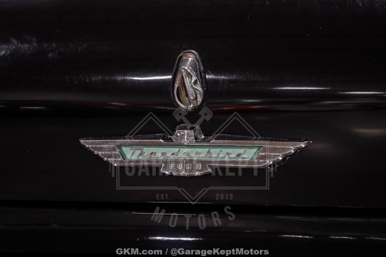 1957 Ford Thunderbird