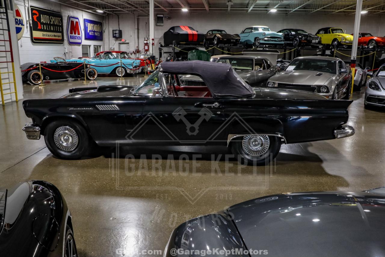 1957 Ford Thunderbird