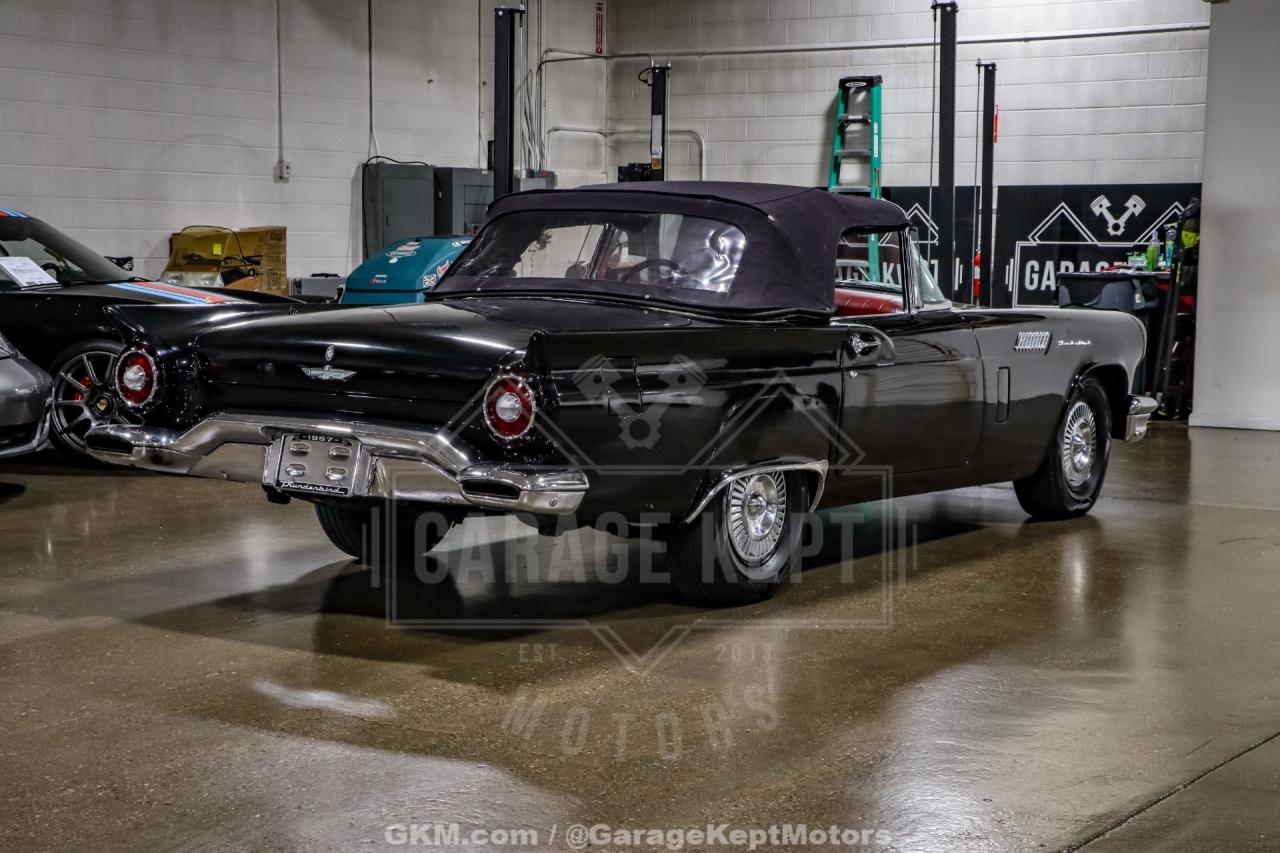 1957 Ford Thunderbird