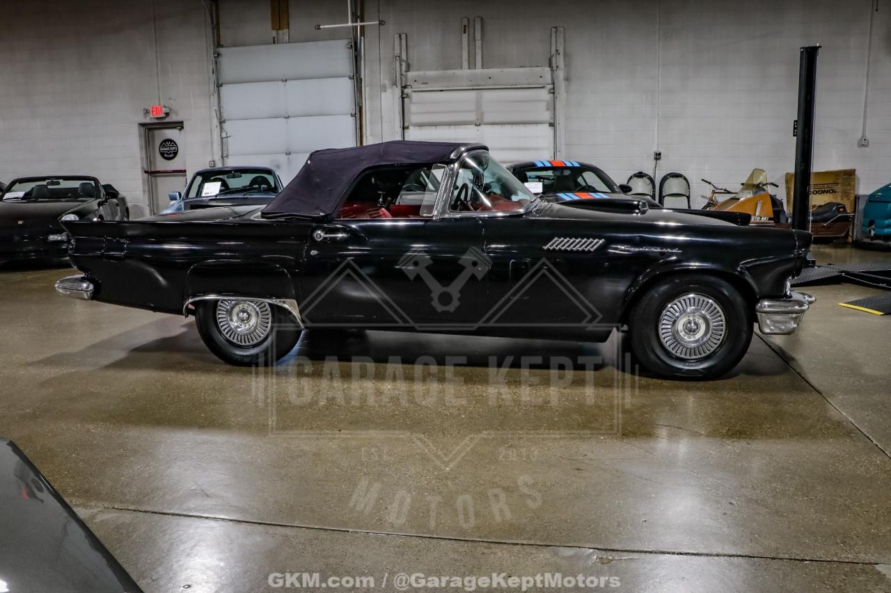 1957 Ford Thunderbird