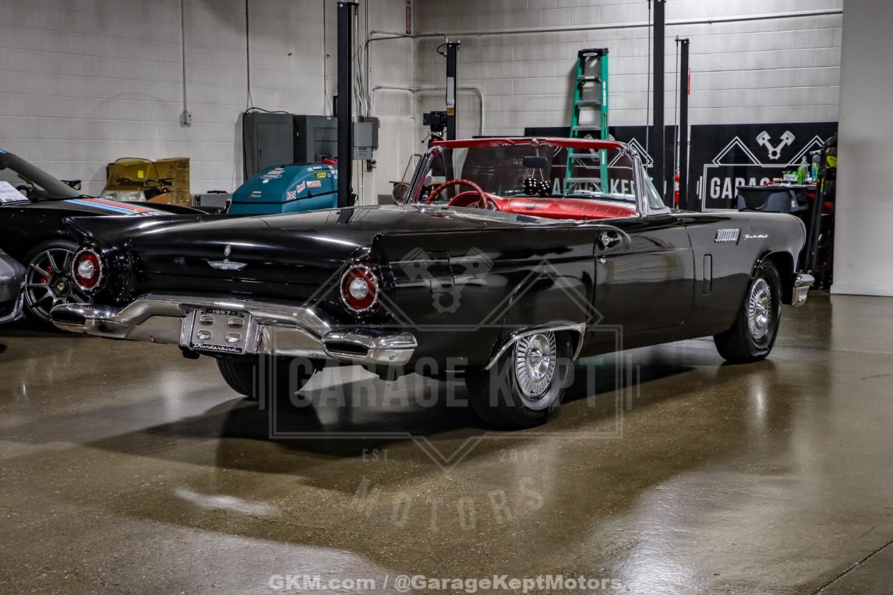 1957 Ford Thunderbird