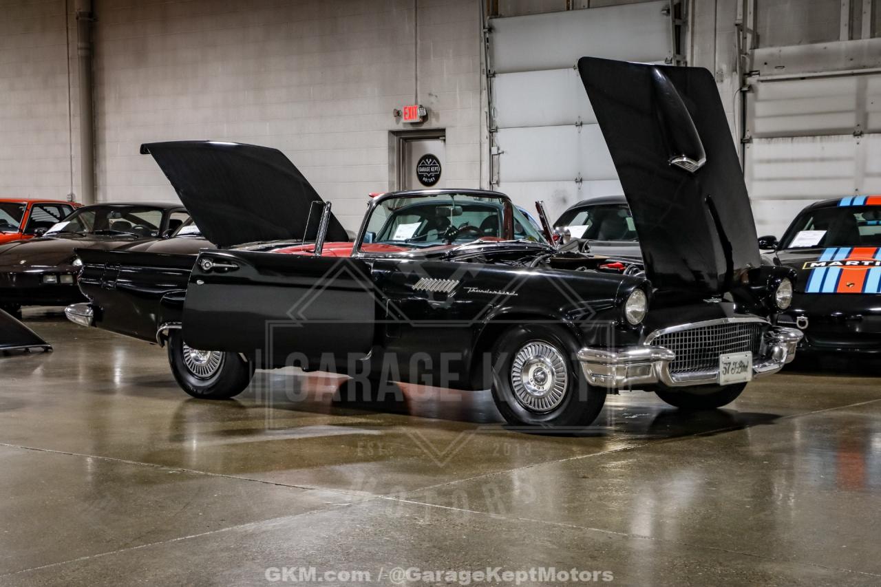 1957 Ford Thunderbird