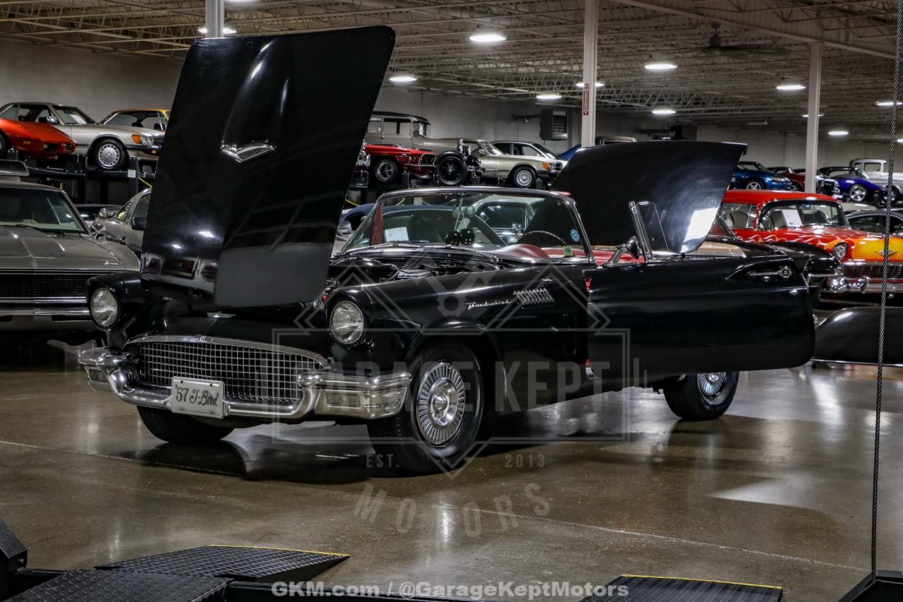 1957 Ford Thunderbird