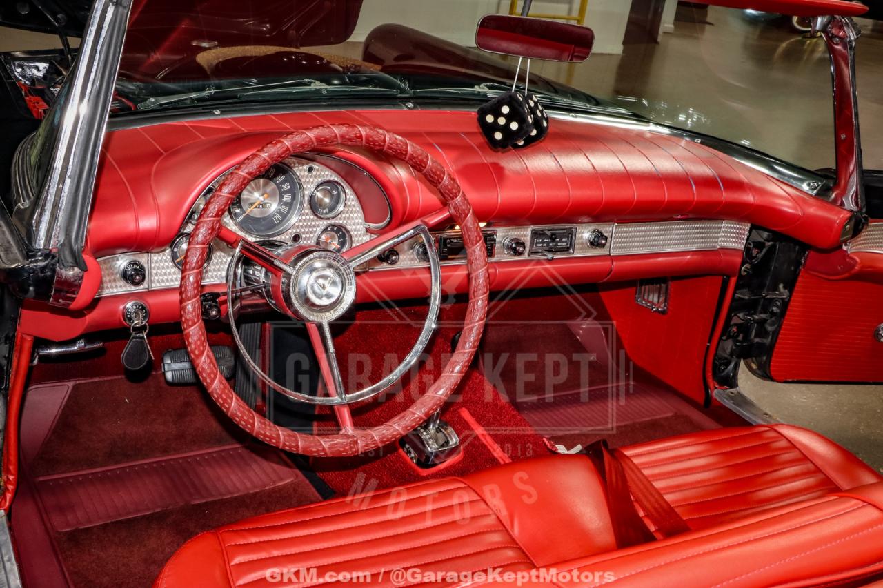 1957 Ford Thunderbird