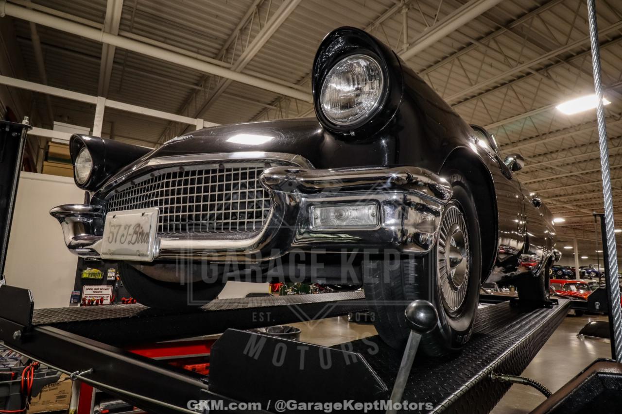 1957 Ford Thunderbird