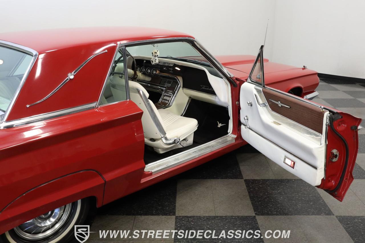 1965 Ford Thunderbird