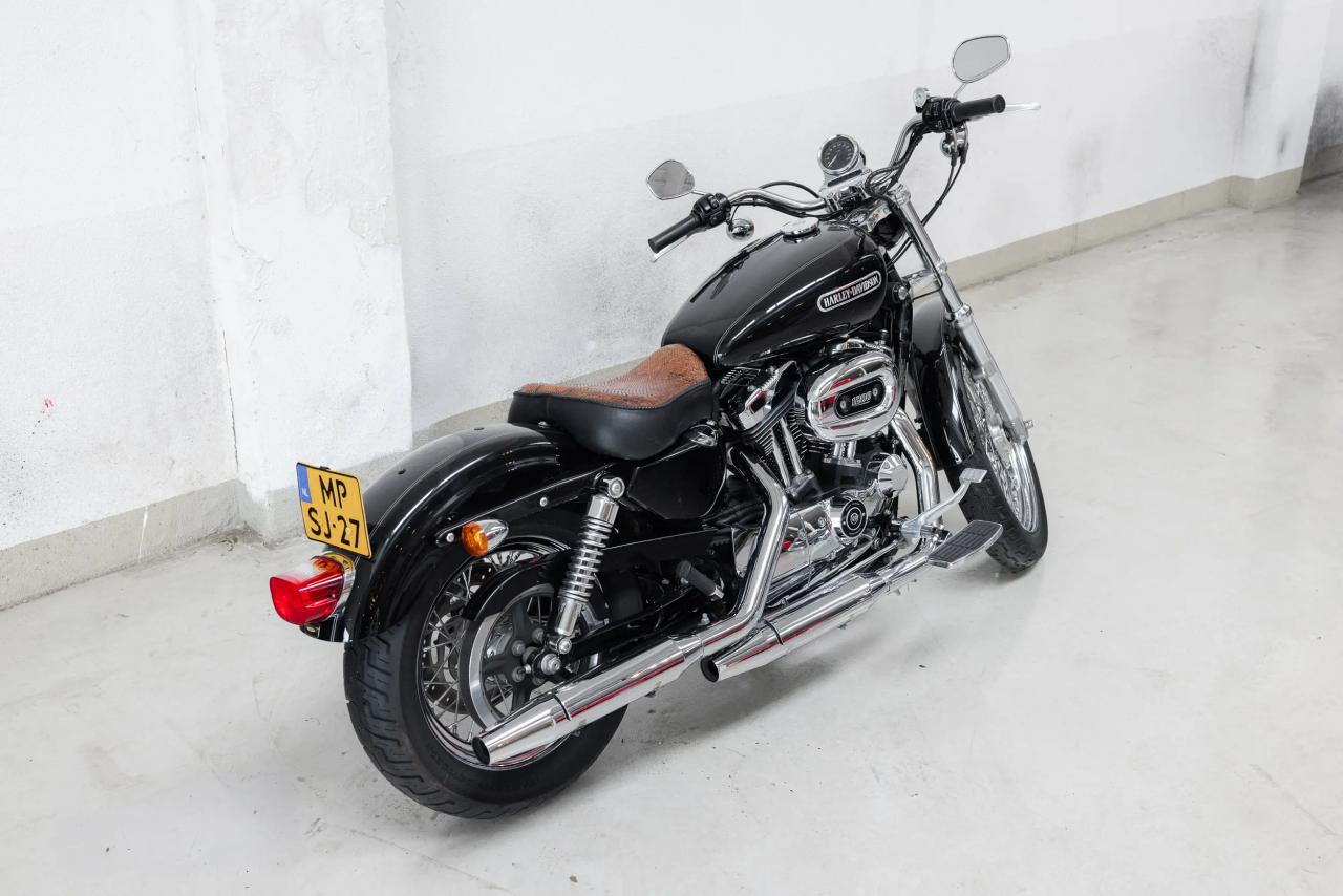2006 Harley Davidson Sportster XL 1200 Custom