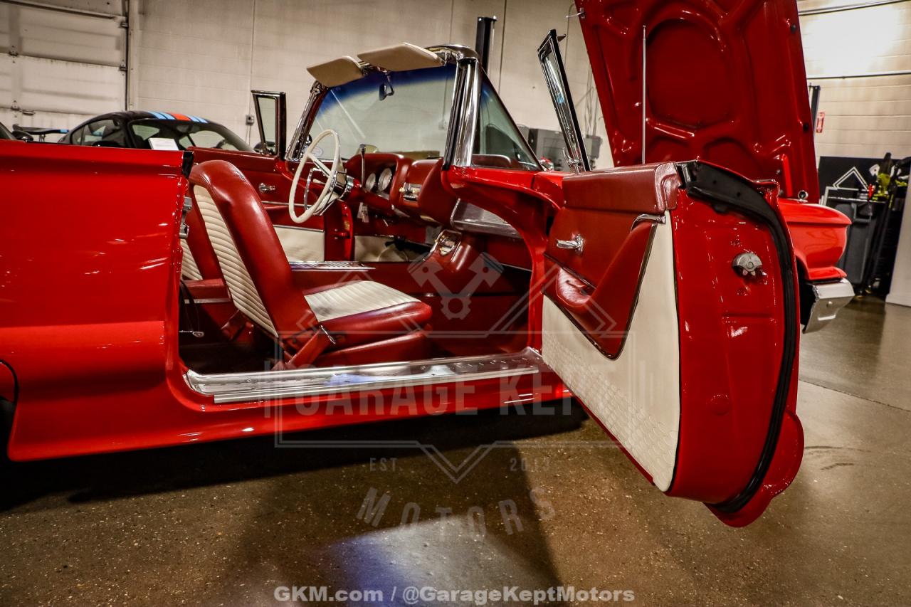 1959 Ford Thunderbird