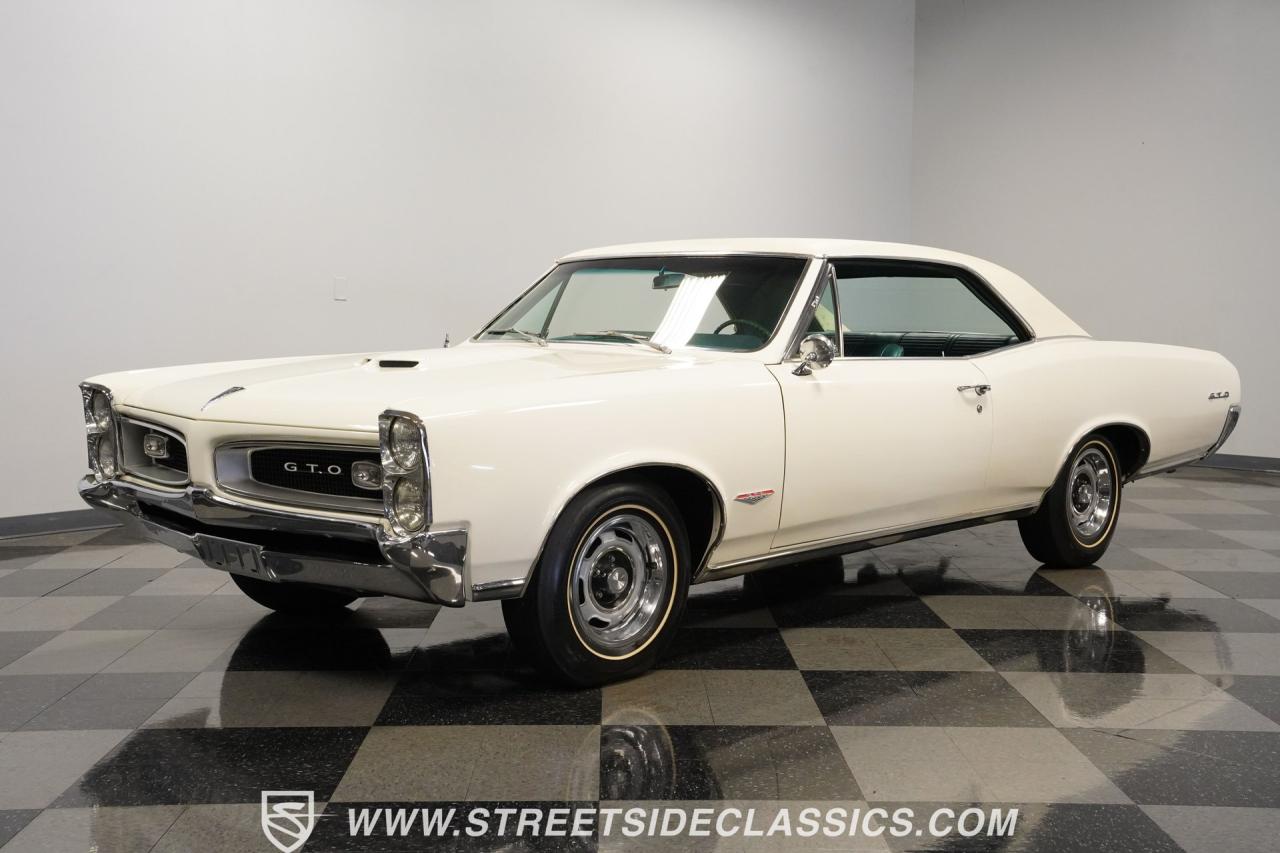 1966 Pontiac GTO Tri Power