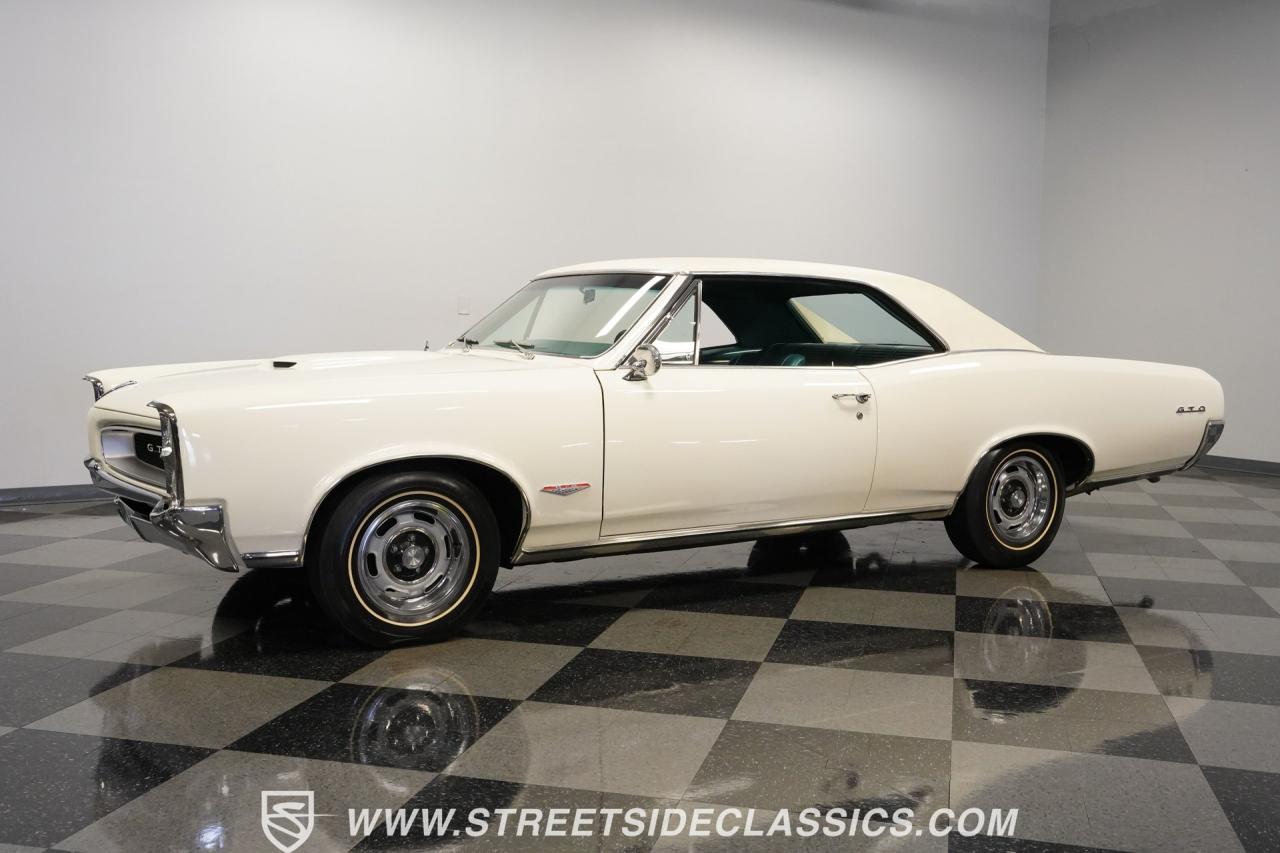 1966 Pontiac GTO Tri Power