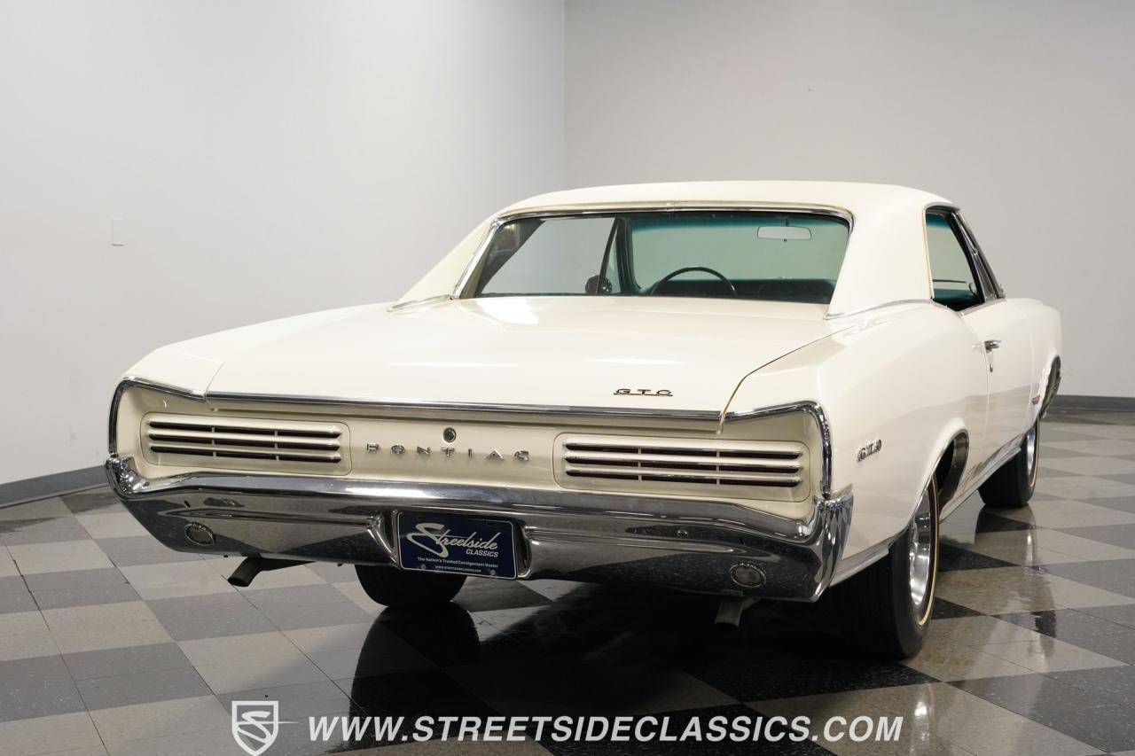 1966 Pontiac GTO Tri Power