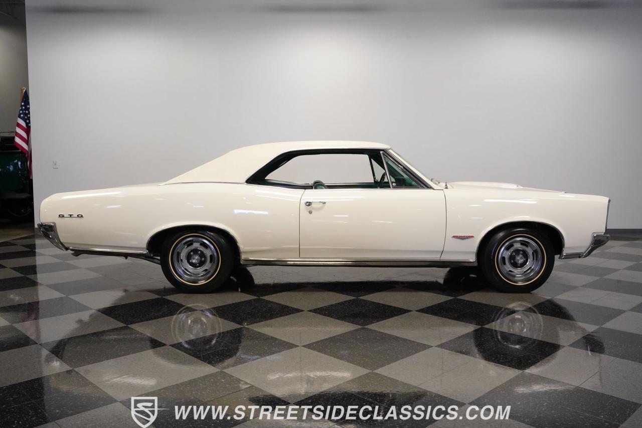 1966 Pontiac GTO Tri Power