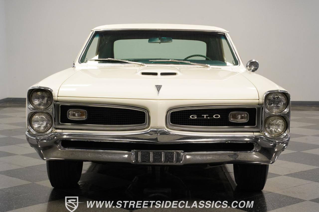 1966 Pontiac GTO Tri Power