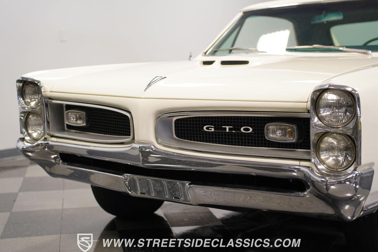 1966 Pontiac GTO Tri Power