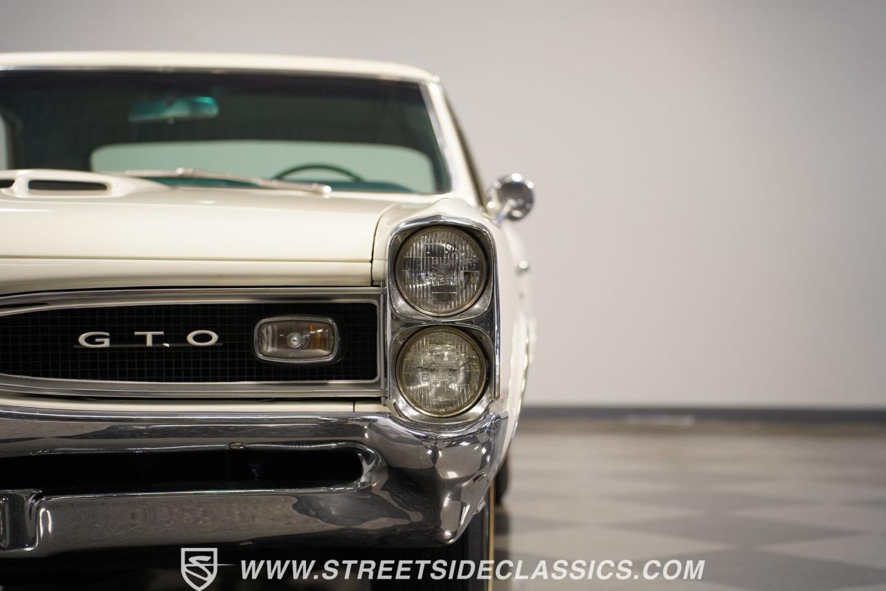 1966 Pontiac GTO Tri Power