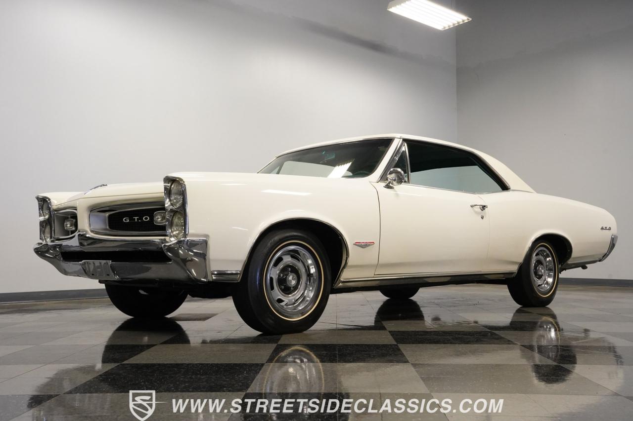 1966 Pontiac GTO Tri Power