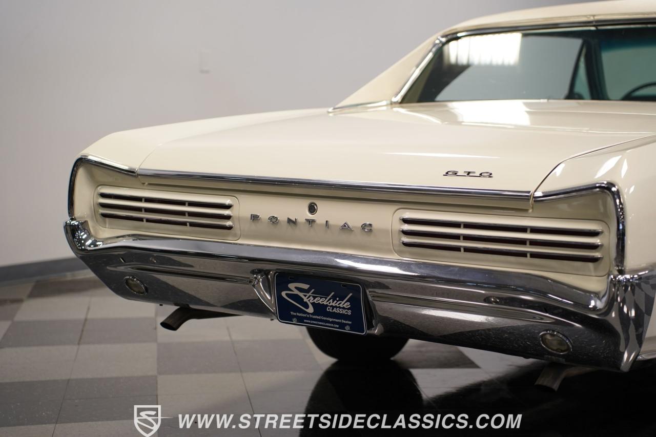 1966 Pontiac GTO Tri Power