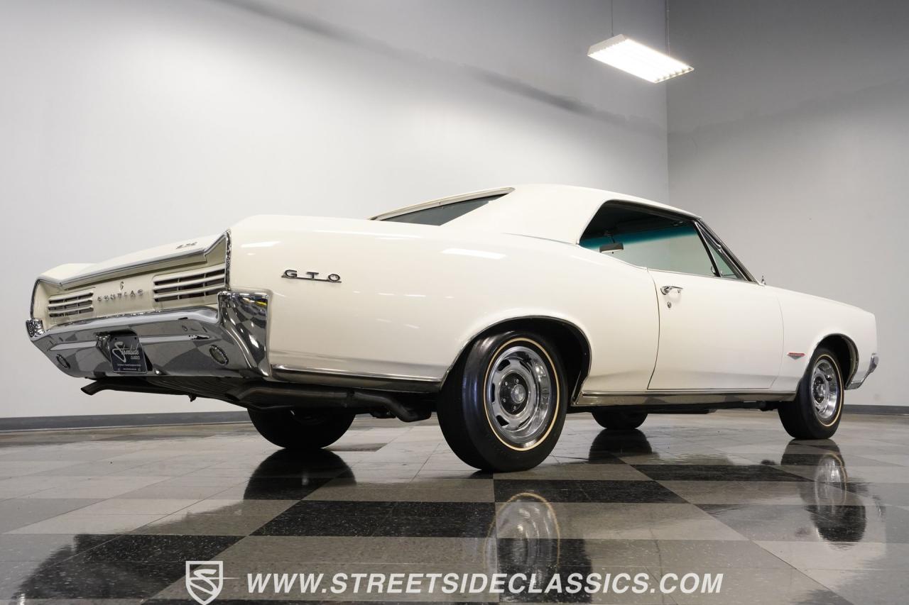 1966 Pontiac GTO Tri Power